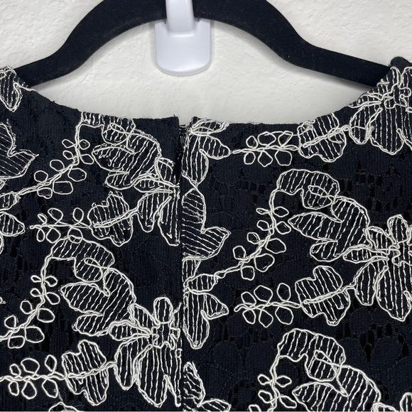 Ann Taylor Contrast Floral Lace Shift Dress Size 6 Flutter Sleeves - Picture 6 of 8